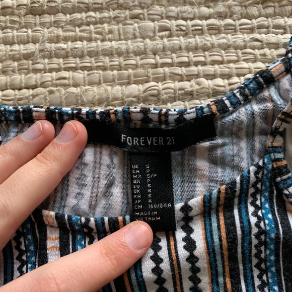 Stripe Pattern Halter Top - Picture 4 of 4